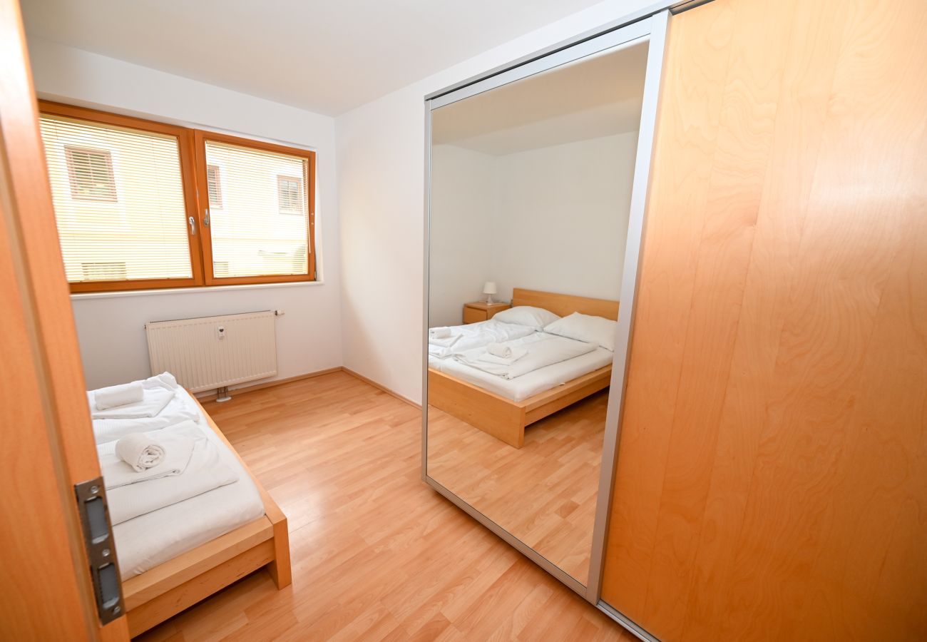 Apartment in Zell am See - Apartment ZELL CITY - next to ski lift and town