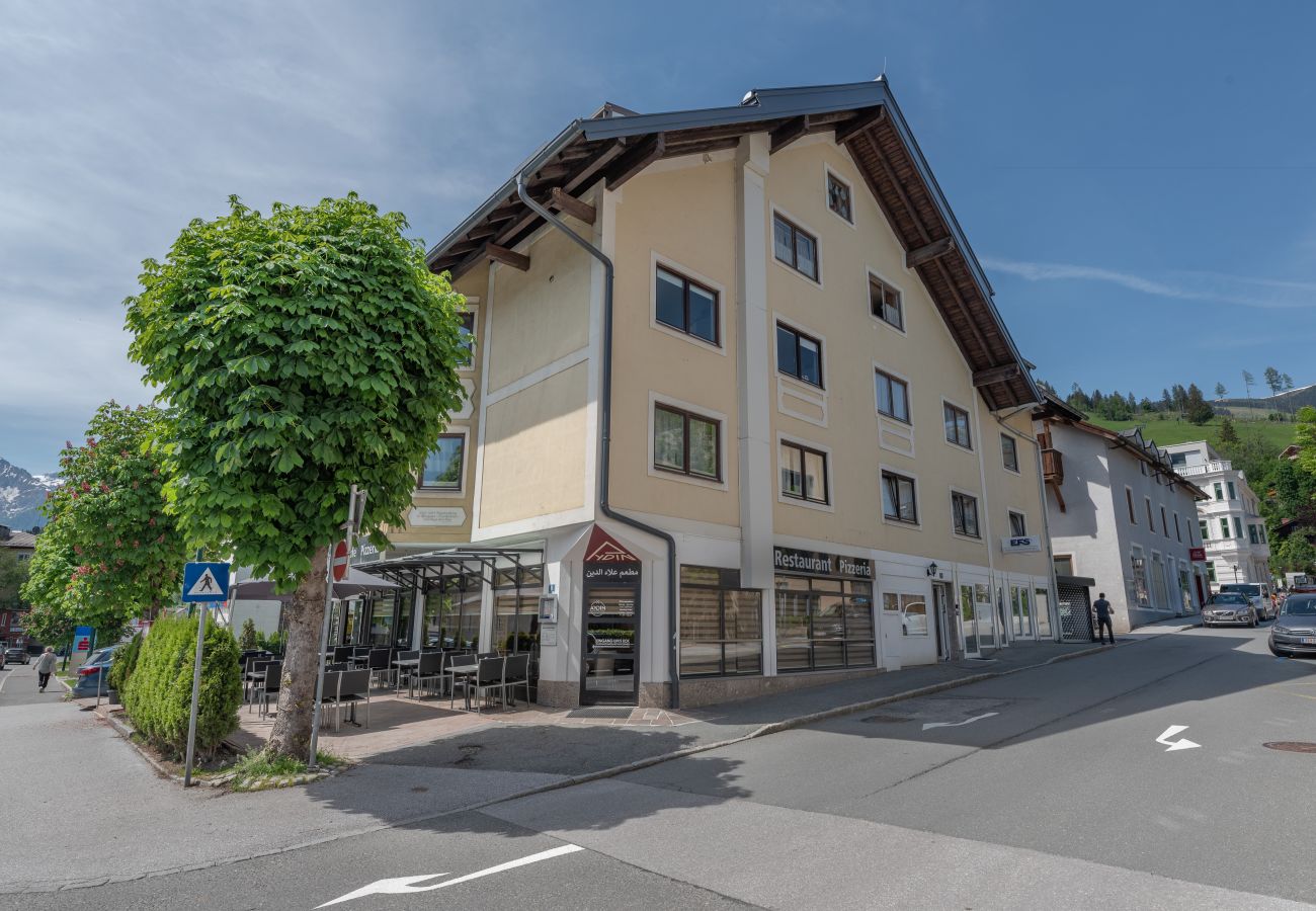 Apartment in Zell am See - Penthouse Zell City centre - near ski lift & lake