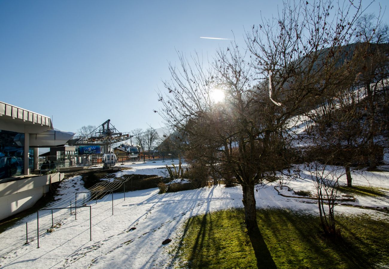 Apartment in Zell am See - Apartment CityXpress Ski in/Ski out with balcony