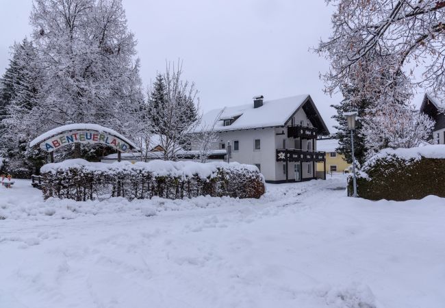 House in Zell am See - Chalet Love the Alps, 22pax, near ski lift House in Zell am See - Chalet Love the Alps, 22pax, near ski lift