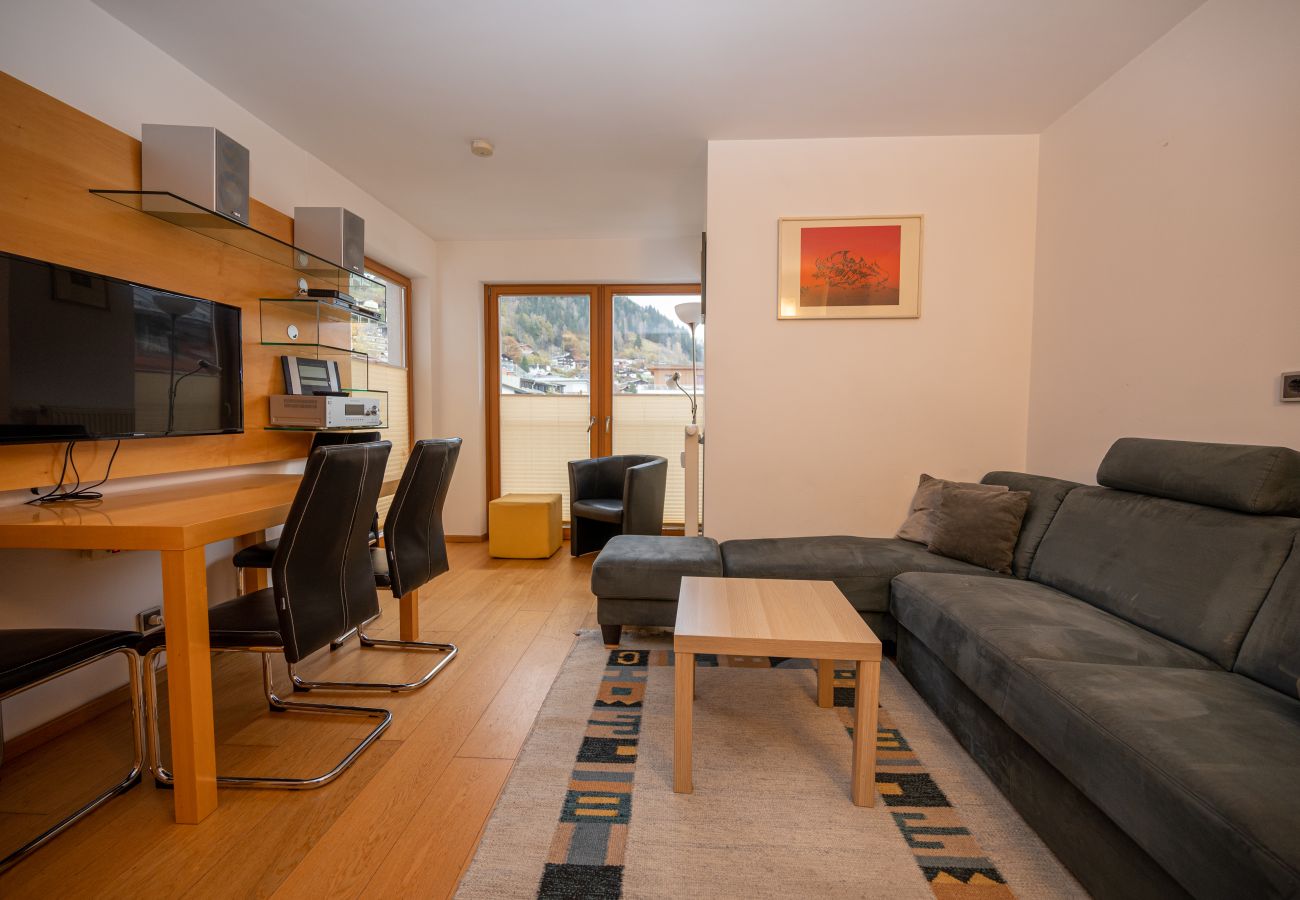 Apartment in Zell am See - Cityapartment Zell am See, 150m from ski lift