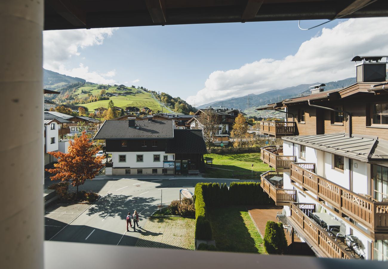 Apartment in Kaprun - Ski & Golf Suite 25: balcony, Maiskogel View