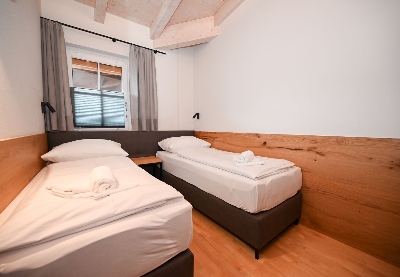 Apartment in Kaprun - Ski & Golf Suite 25: balcony, Maiskogel View
