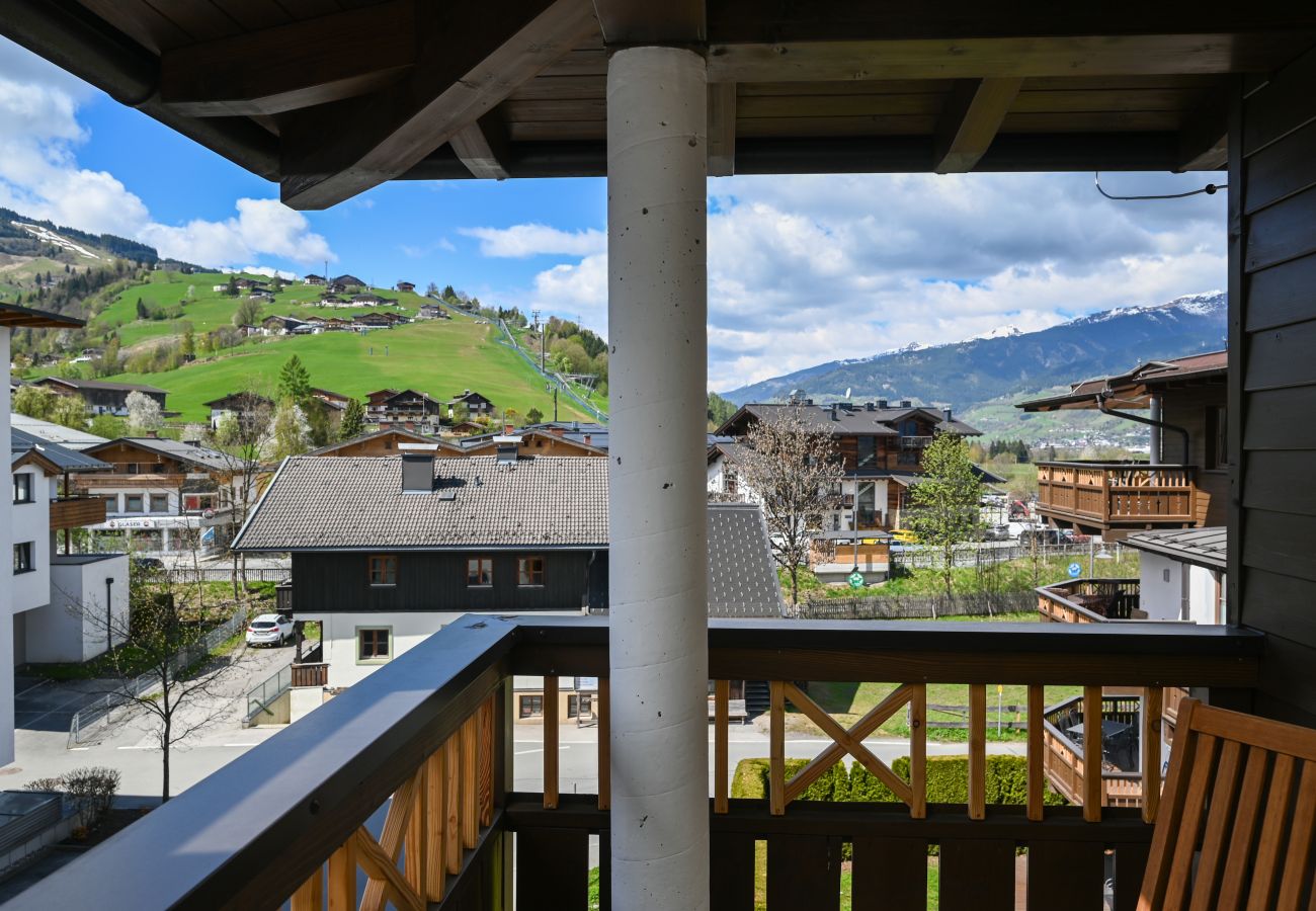 Apartment in Kaprun - Ski & Golf Suite 25: balcony, Maiskogel View