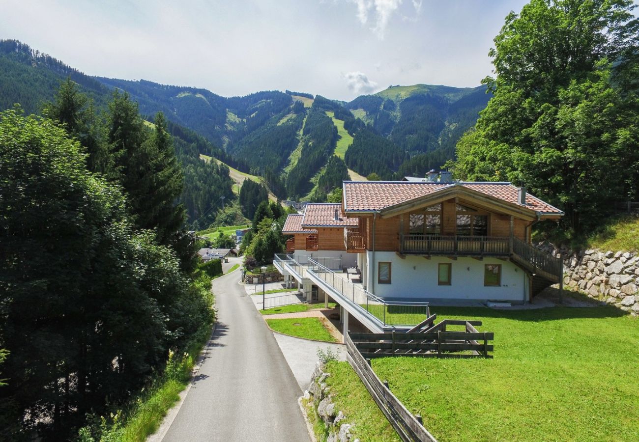 Ferienwohnung in Zell am See - Ski Chalet Jim / 300 m from ski lift