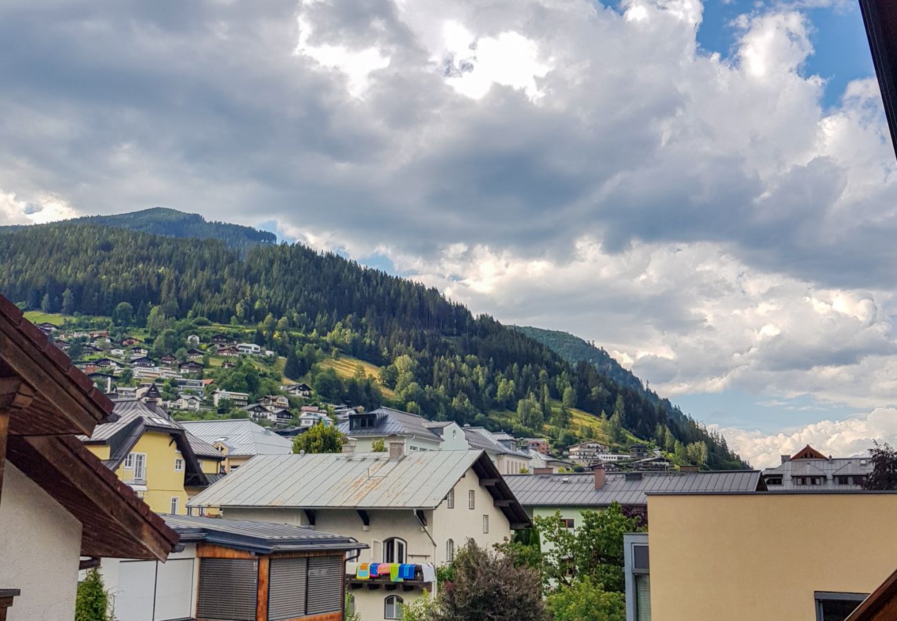 Ferienwohnung in Zell am See - Penthouse Zell City centre - near ski lift & lake