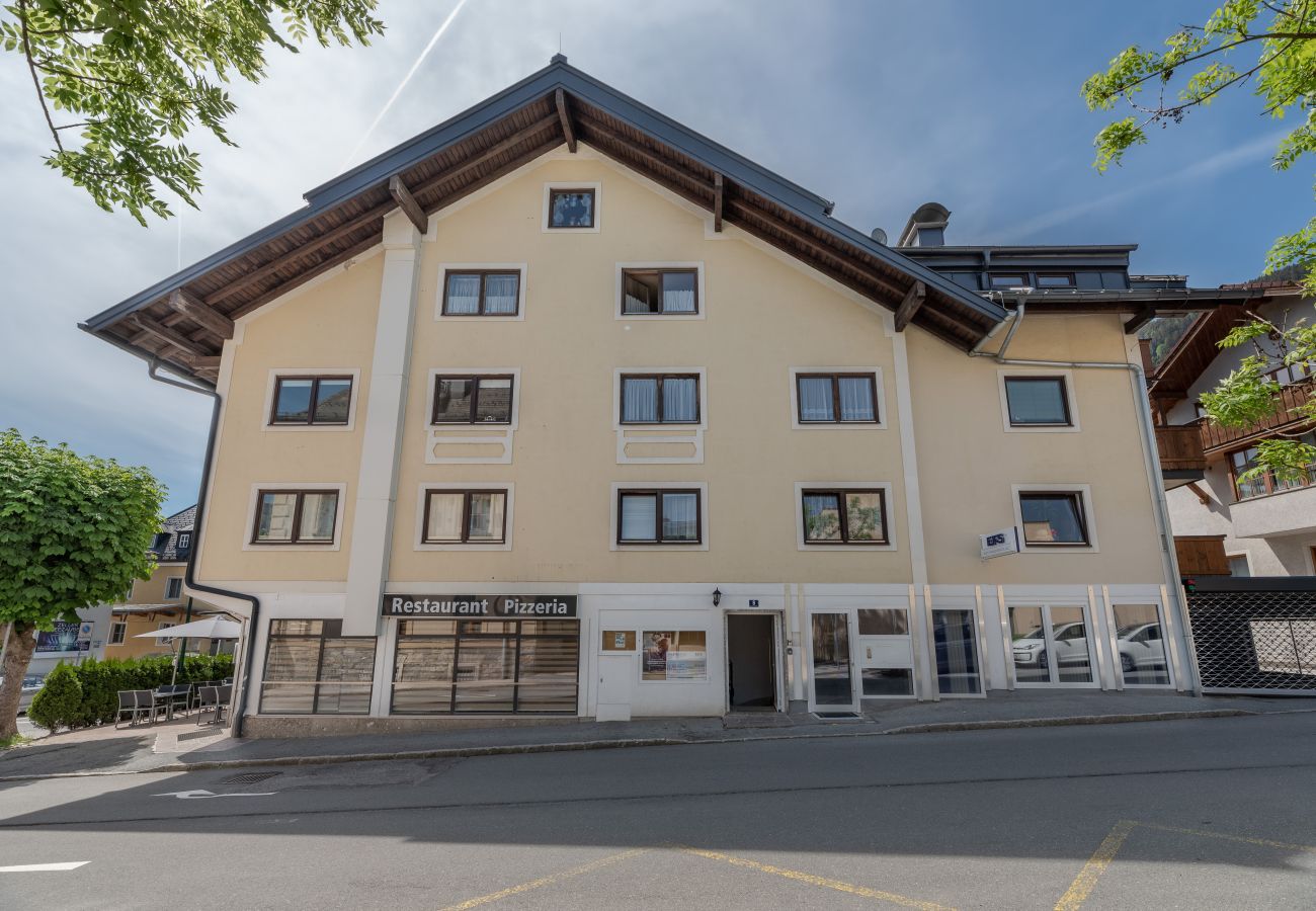 Ferienwohnung in Zell am See - Penthouse Zell City centre - near ski lift & lake