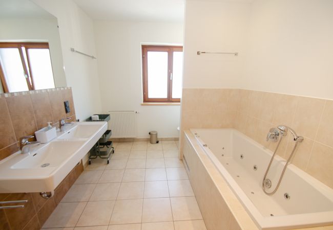 Ferienwohnung in Zell am See - Post Residence Apartments 12B, terrace,SUMMER CARD Ferienwohnung in Zell am See - Post Residence Apartments 12B, terrace,SUMMER CARD