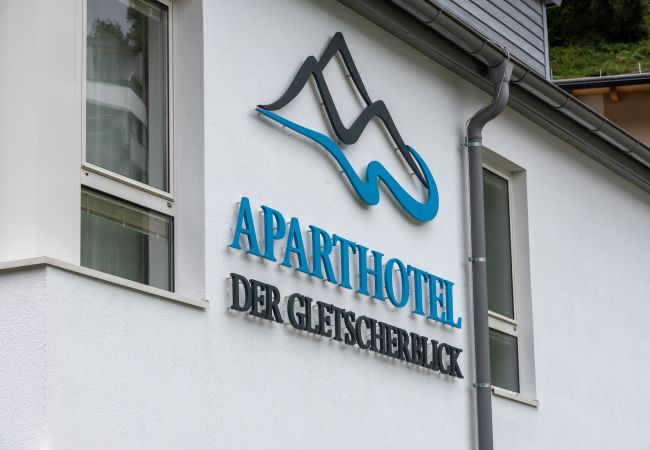 Ferienwohnung in Kaprun - Apartment Glacier View 12.1. with balcony Ferienwohnung in Kaprun - Apartment Glacier View 12.1. with balcony