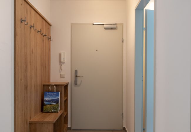 Ferienwohnung in Kaprun - Apartment Glacier View 12.1. with balcony Ferienwohnung in Kaprun - Apartment Glacier View 12.1. with balcony