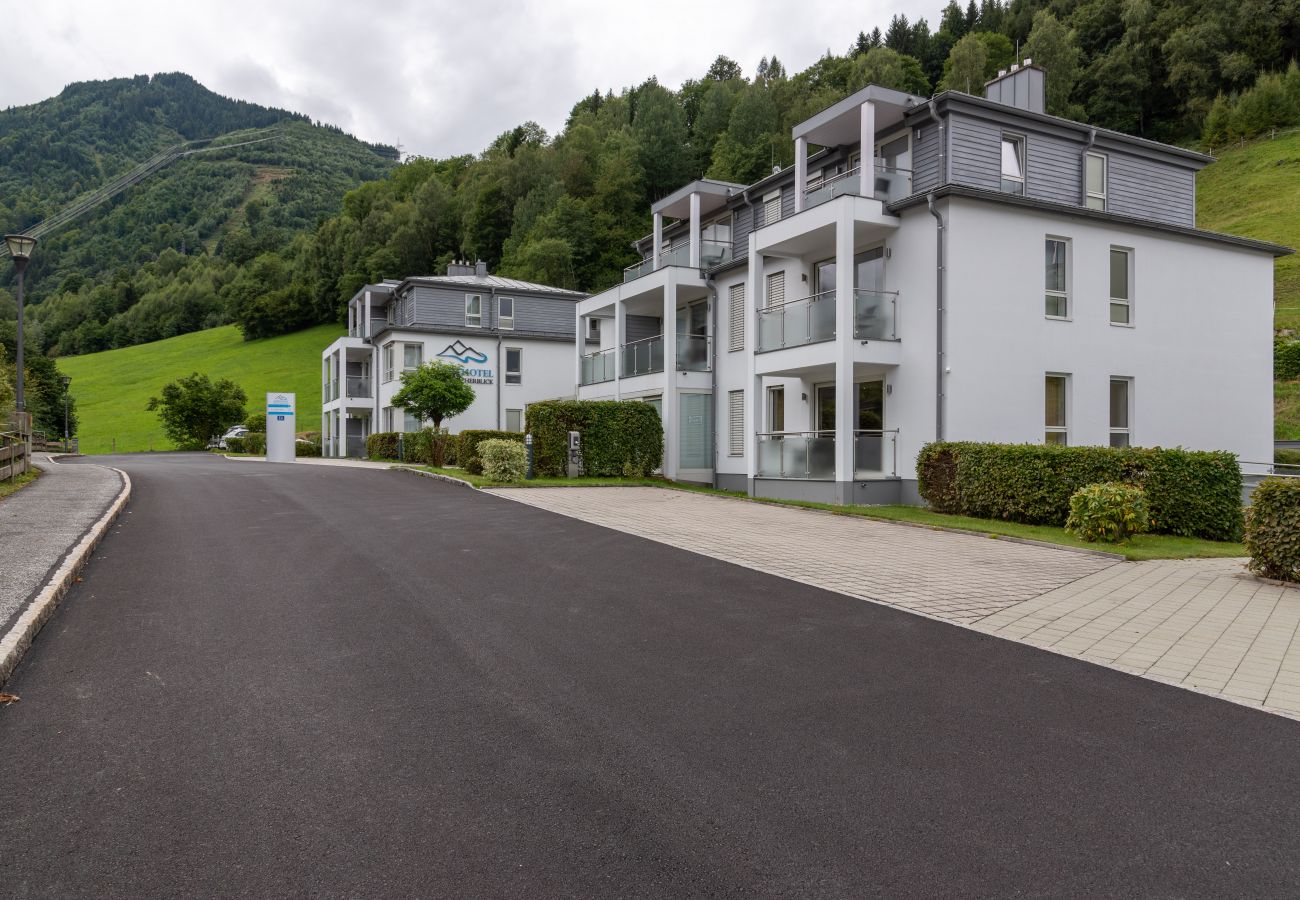 Ferienwohnung in Kaprun - Apartment Glacier View 12.1. with balcony