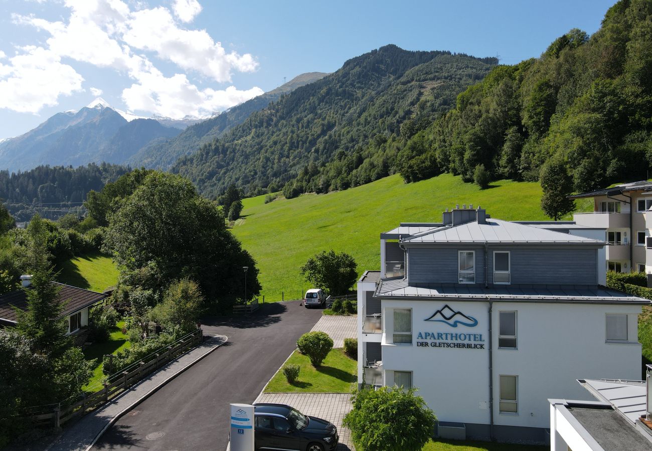 Ferienwohnung in Kaprun - Apartment Glacier View 12.1. with balcony