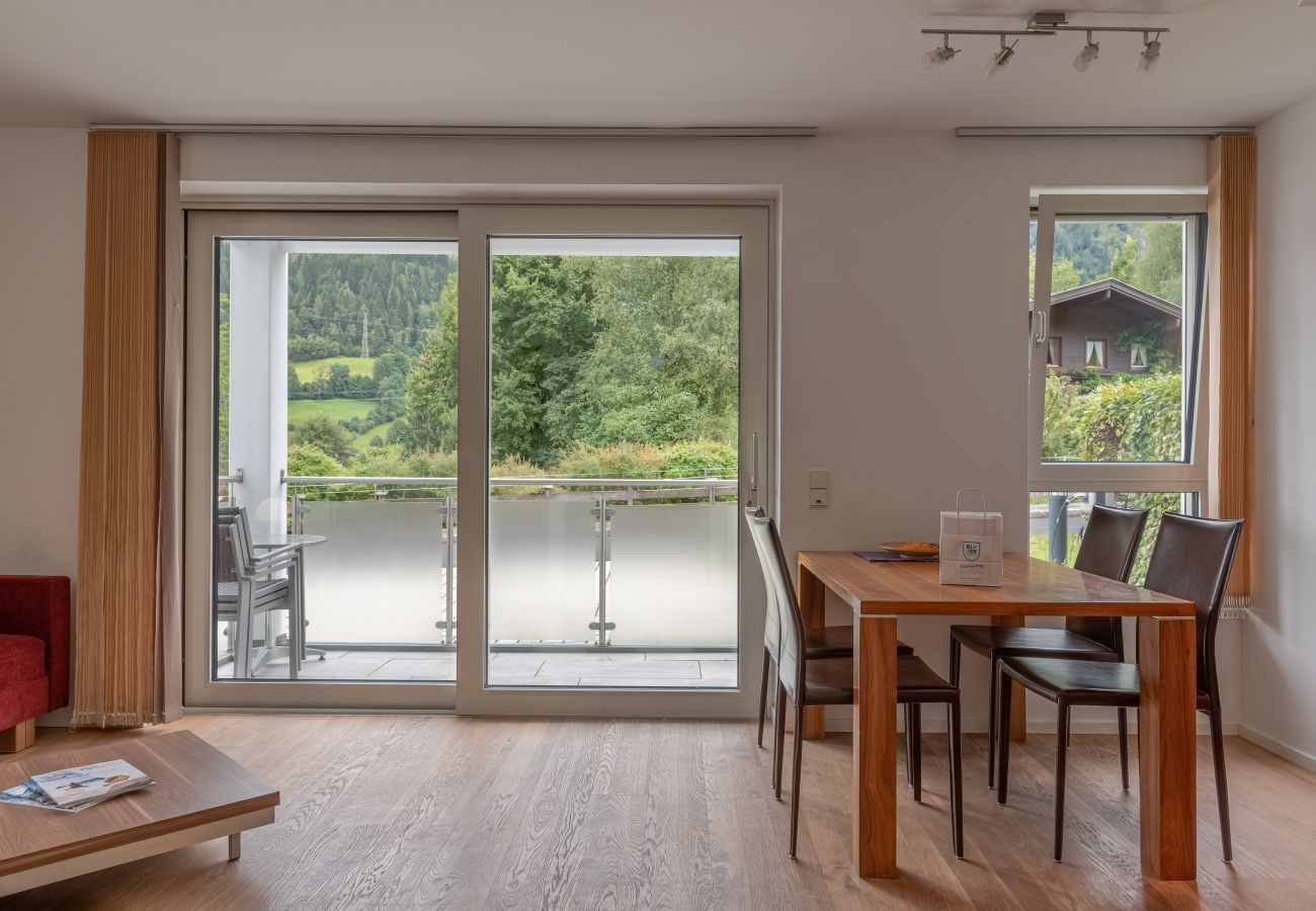 Ferienwohnung in Kaprun - Apartment Glacier View 12.1. with balcony