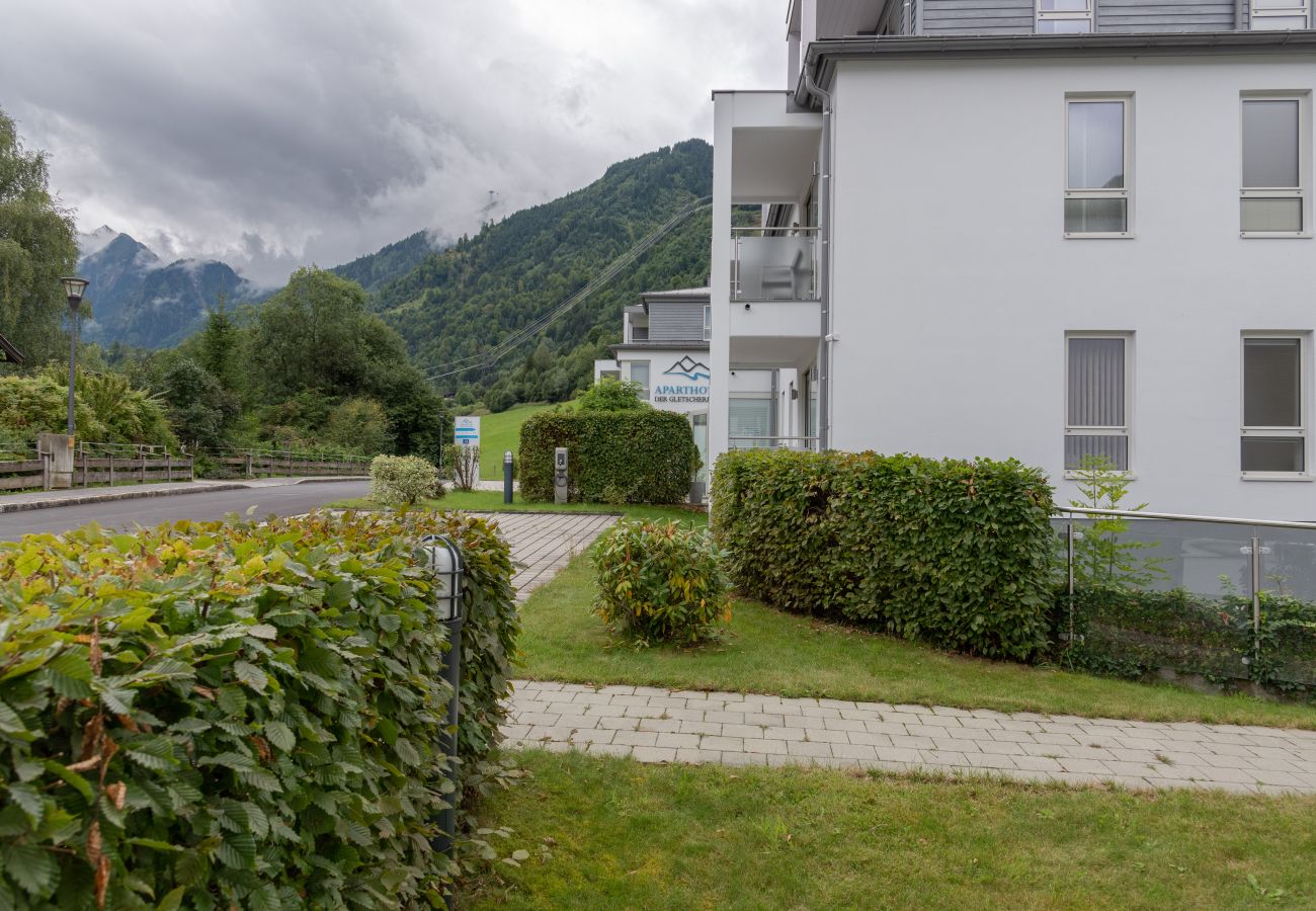 Ferienwohnung in Kaprun - Apartment Glacier View 12.1. with balcony