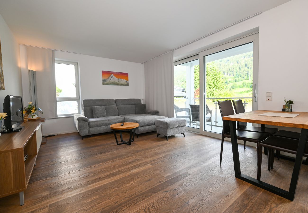 Ferienwohnung in Kaprun - Apartment Glacier View 12.1. with balcony