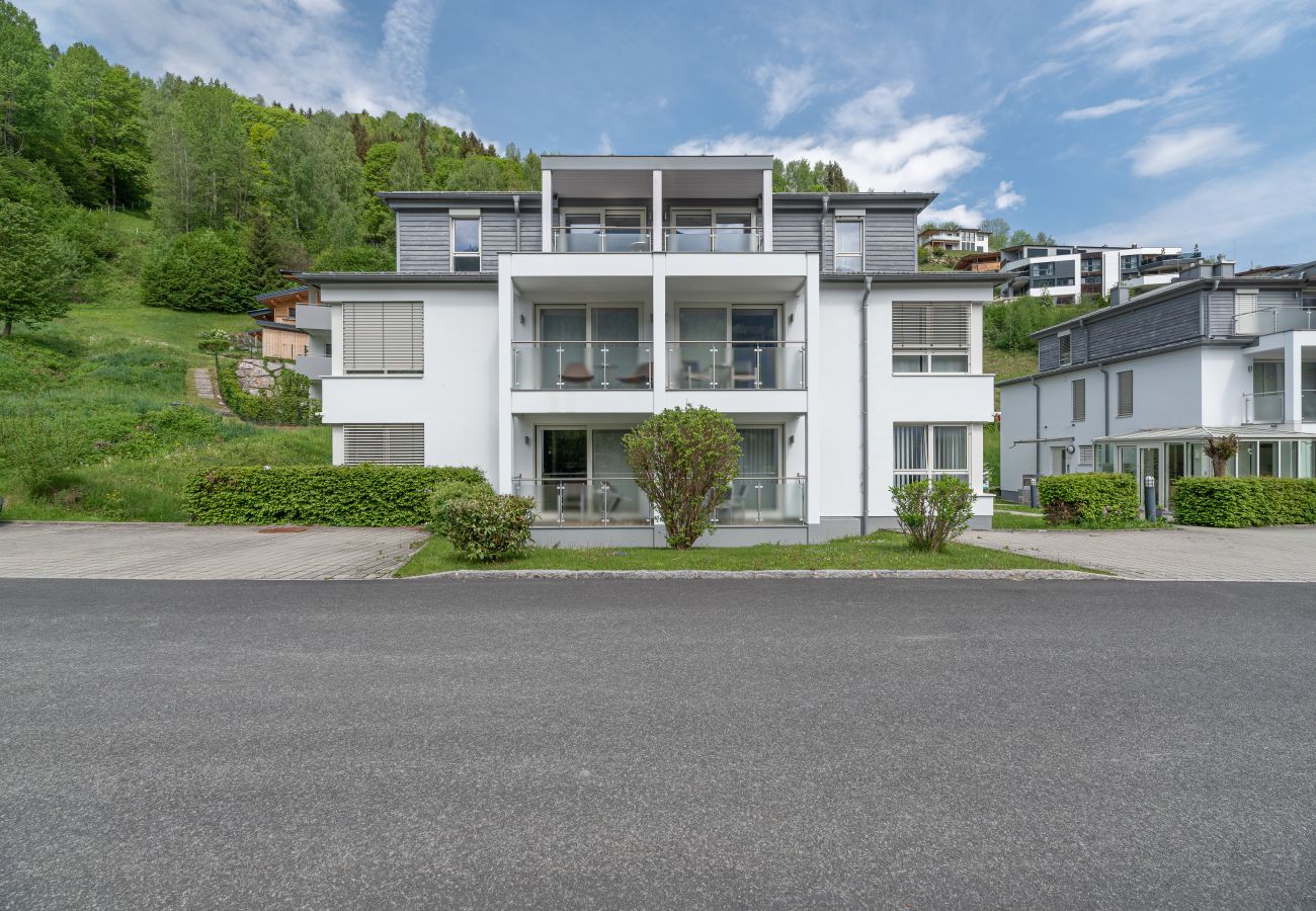 Ferienwohnung in Kaprun - Apartment Glacier View 14.6. with balcony