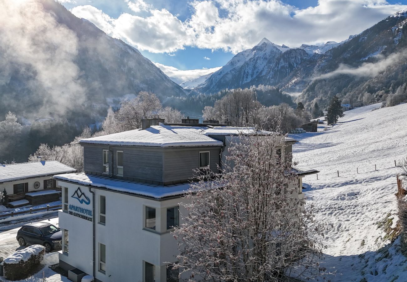 Ferienwohnung in Kaprun - Apartment Glacier View 14.6. with balcony