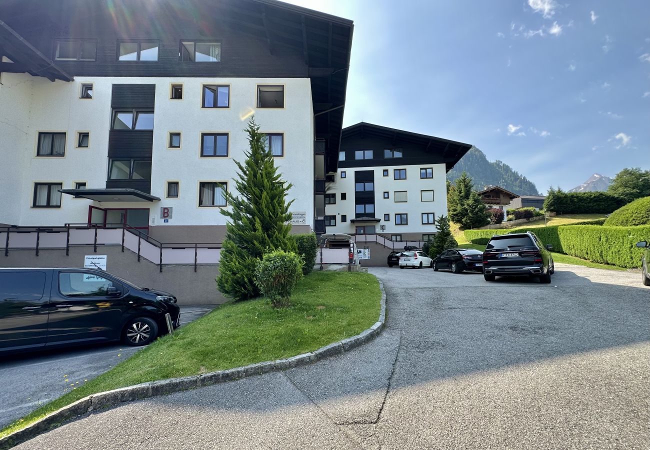 Ferienwohnung in Kaprun - Domizil Thirteen - sauna and glacier view