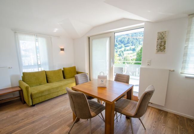 Ferienwohnung in Kaprun - Apartment Glacier View 12.6. with balcony