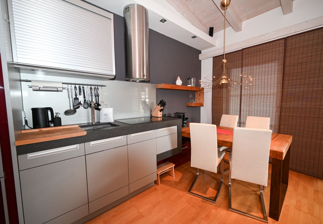 Ferienwohnung in Kaprun - Ski & Golf Suite 25: balcony, Maiskogel View