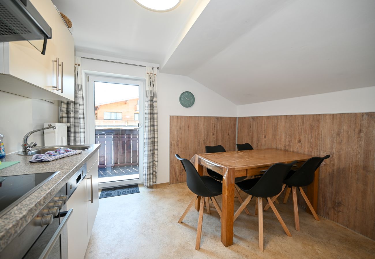 Ferienwohnung in Zell am See - Apartment Lisa, balcony, near AreitXpress